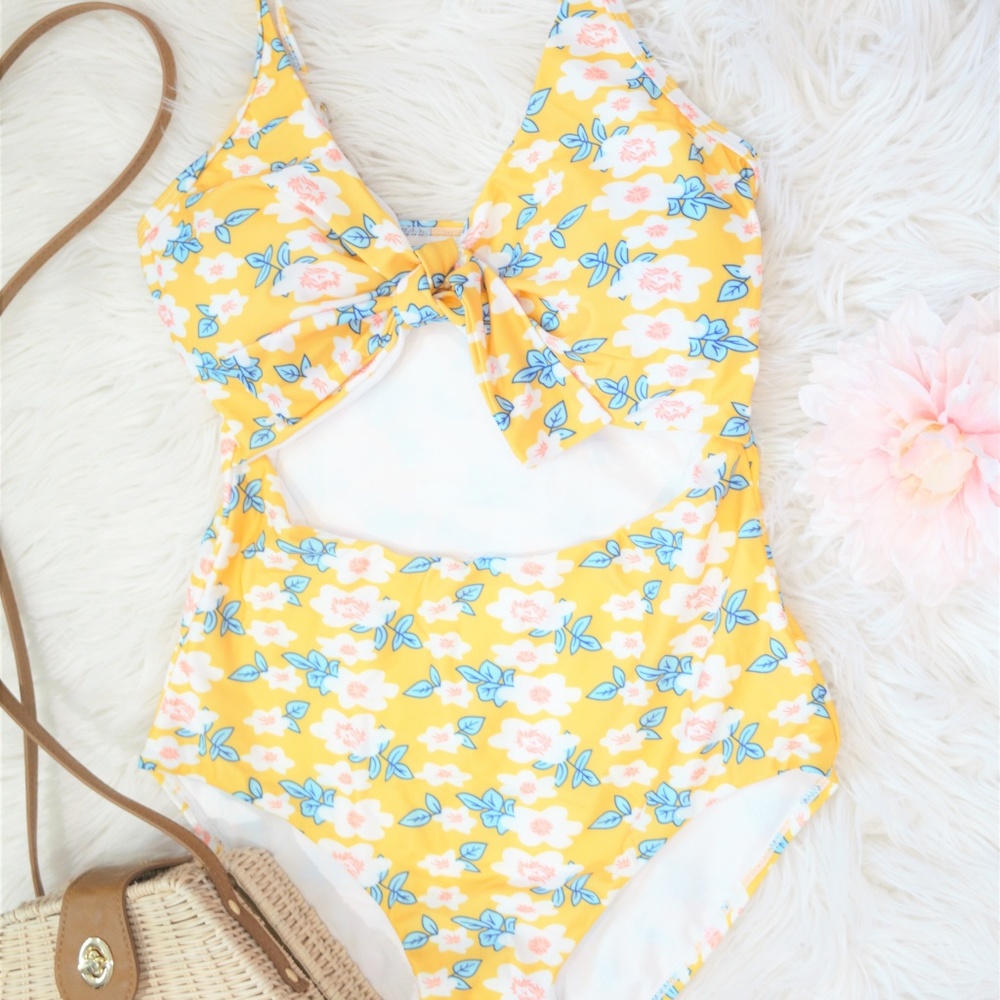 S O L D✨ Cutout Tie Front Monokini Swimsuit